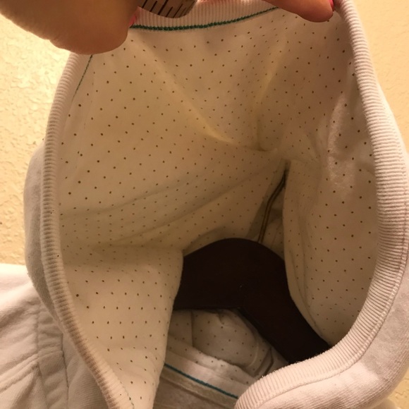 🛍 White Hoodie - Picture 4 of 5